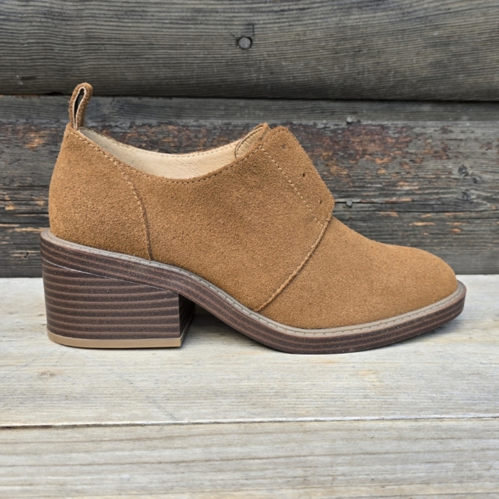 Crown Vintage NEW!! Malia Oxford Minimalist Preppy, Suede, Block Heel Pumps 8.5M